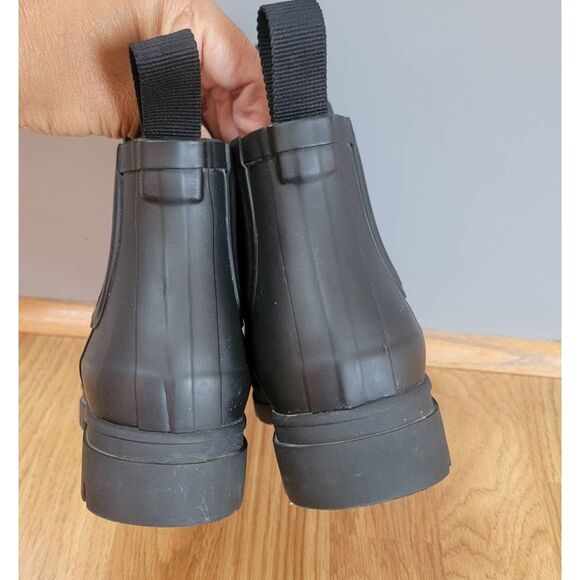 Everland Rain Boots In Black 6 - Picture 4 of 10